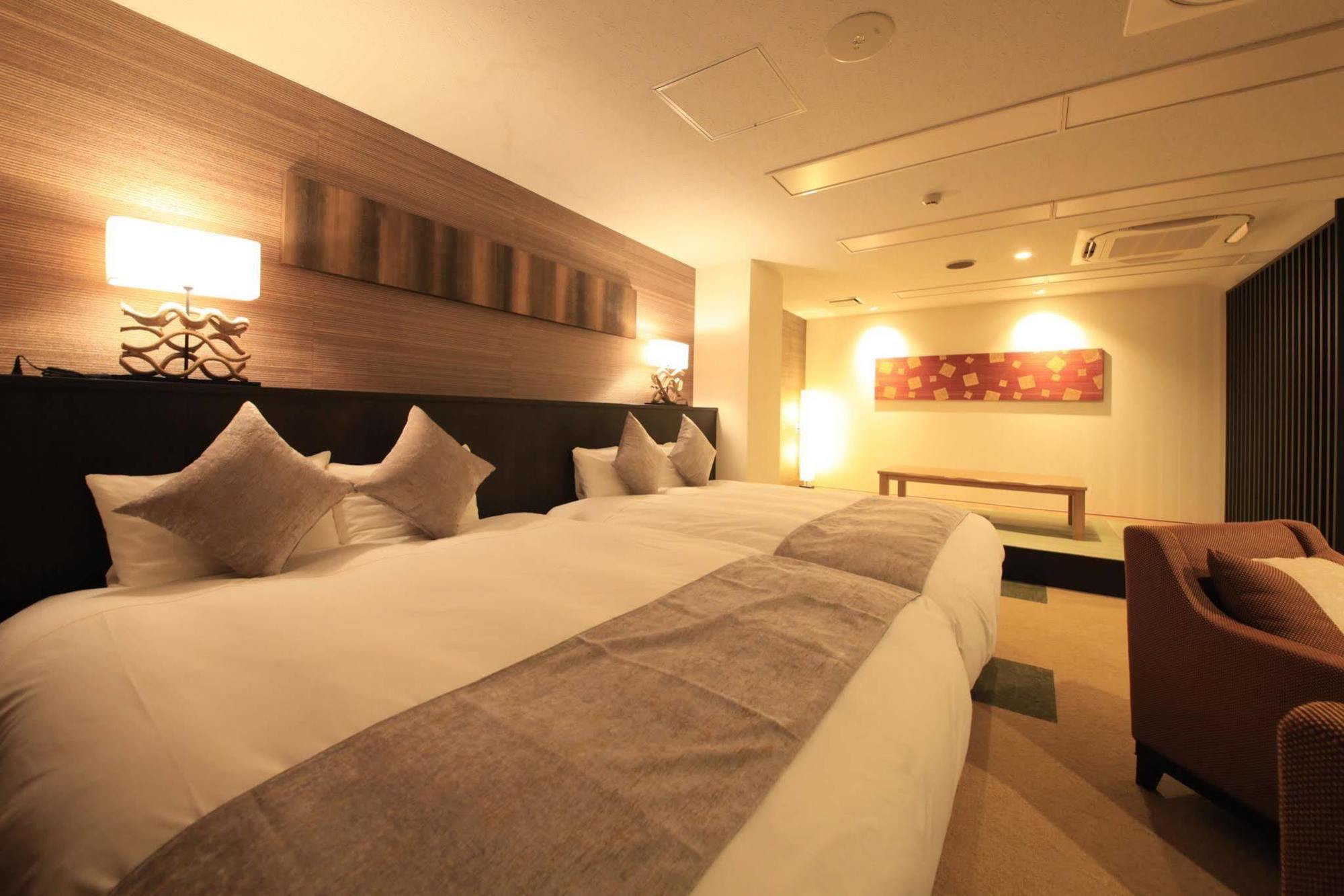 Centurion Hotel Villa Suite Fukui Ekimae Esterno foto